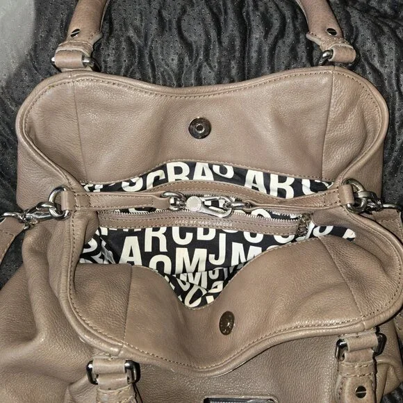 MARC by Marc Jacobs Francesca Work Hobo Crossbody Bag Purse - Picture 6 of 7